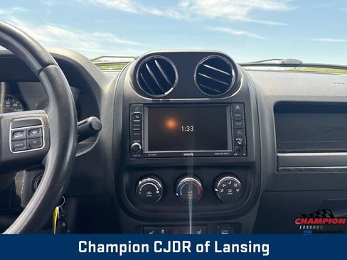 Used 2012 Jeep Compass Latitude AWD/4WD image 3