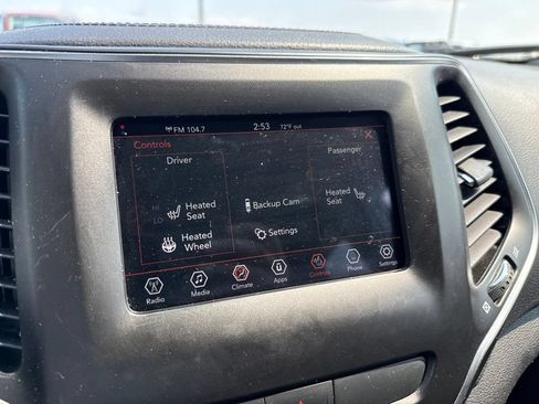 Used 2019 Jeep Cherokee Latitude Plus w/ Cold Weather Group AWD/4WD image 21