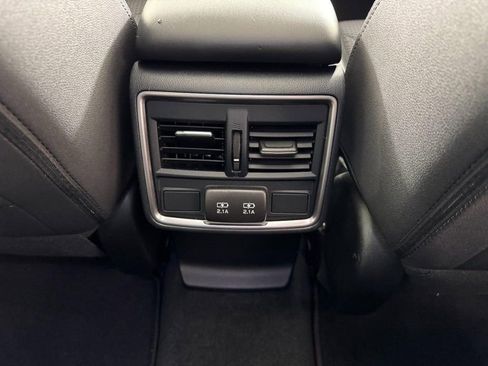 Used 2022 Subaru Forester Premium image 18