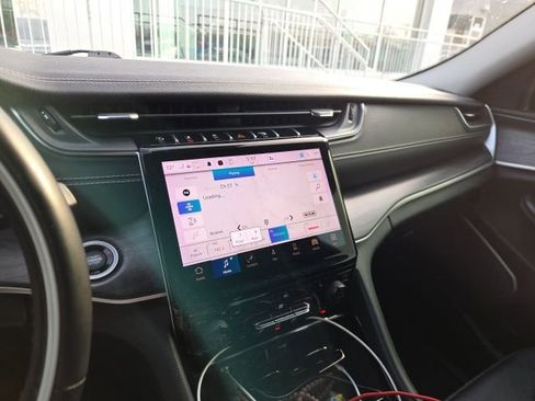 Used 2021 Jeep Grand Cherokee L Limited image 8