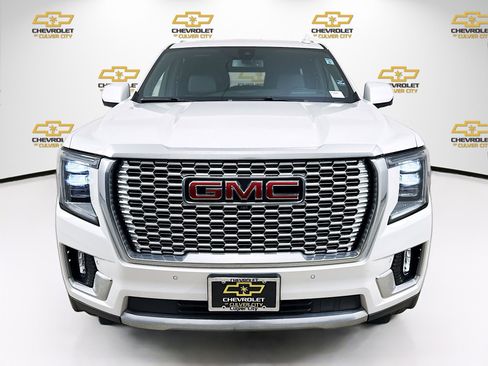 Used 2022 GMC Yukon Denali image 2