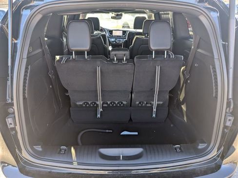 New 2026 Chrysler Pacifica Limited w/ Uconnect Theater Family Group image 7
