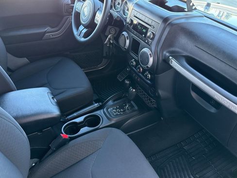 Used 2016 Jeep Wrangler Sport image 14