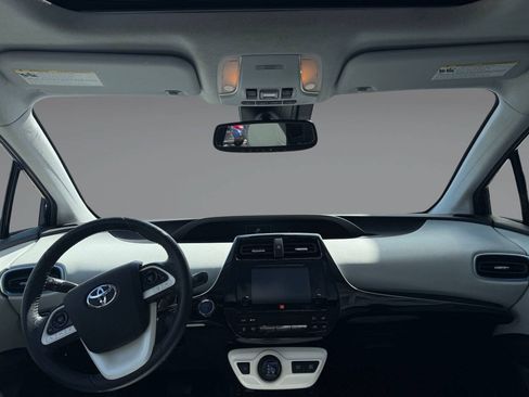Used 2016 Toyota Prius Four w/ Advanced Technology Package FWD image 31