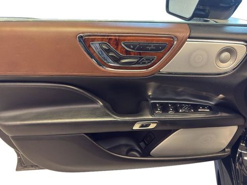 Used 2018 Lincoln Continental Black Label AWD/4WD image 15