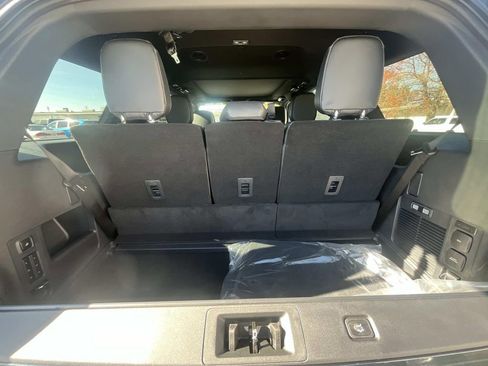 New 2025 Lincoln Navigator Reserve w/ Jet Appearance Package image 17