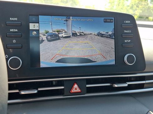 Certified 2025 Hyundai Elantra Sport FWD image 17