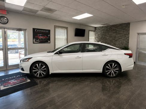 Used 2020 Nissan Altima 2.5 SR FWD image 5