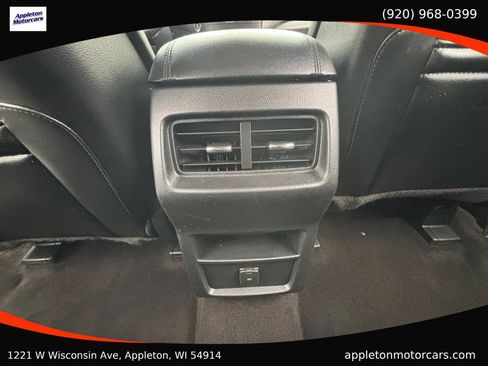 Used 2020 Ford Edge SEL FWD image 34