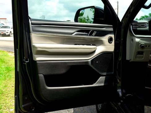 New 2026 Jeep Grand Wagoneer L 2WD image 19