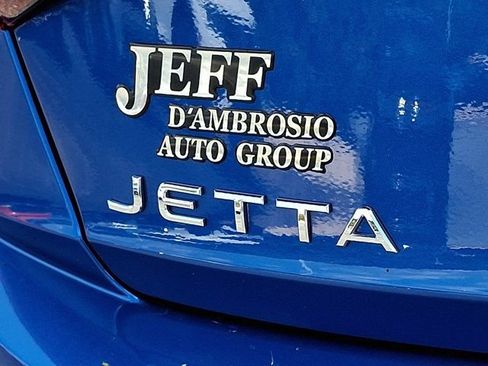 Certified 2023 Volkswagen Jetta SE FWD image 34