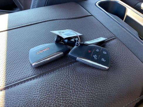 Used 2024 GMC Sierra 2500 Denali w/ Denali Reserve Package image 15