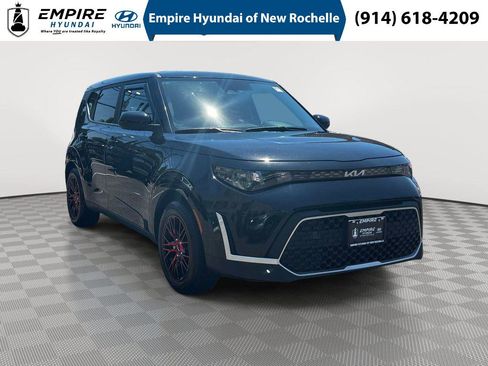 Used 2023 Kia Soul LX FWD image 1