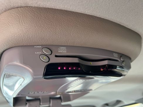 Used 2004 Ford F350 Lariat image 64