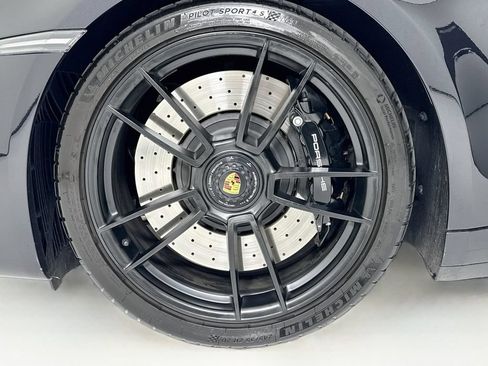 Certified 2024 Porsche 911 Carrera GTS RWD image 32