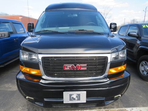 Used 2022 GMC Savana 2500 Extended image 2