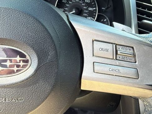 Used 2011 Subaru Legacy 2.5i Limited image 8