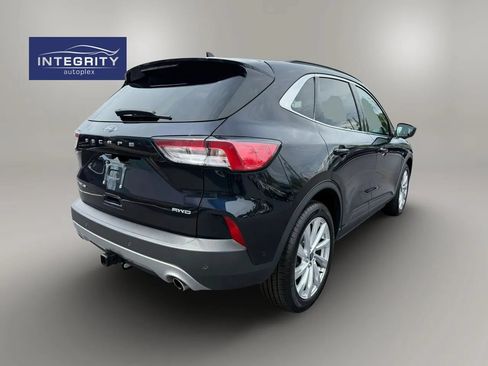 Used 2021 Ford Escape Titanium w/ Titanium Elite Package AWD/4WD image 4