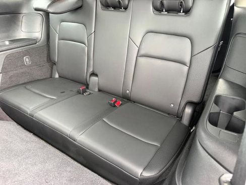 Used 2025 Nissan Pathfinder SL AWD/4WD image 10