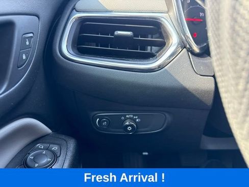 Used 2023 Chevrolet Equinox LS w/ Midnight Edition FWD image 9