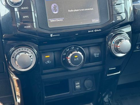Used 2018 Toyota 4Runner TRD Off-Road Premium AWD/4WD image 33