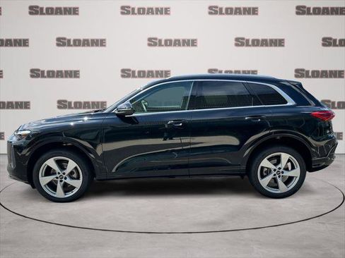 Certified 2025 Audi Q5 Premium Plus w/ Premium Plus AWD/4WD image 2
