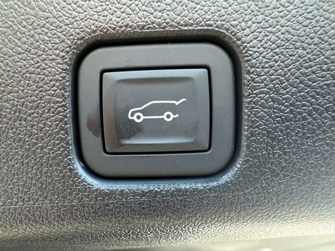 Used 2026 Chevrolet Traverse RS AWD/4WD image 31