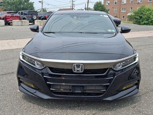 Used 2019 Honda Accord Sport image 2