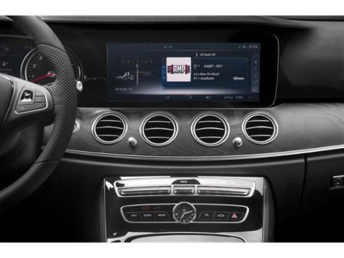 Used 2017 Mercedes-Benz E 400 4MATIC Wagon image 13