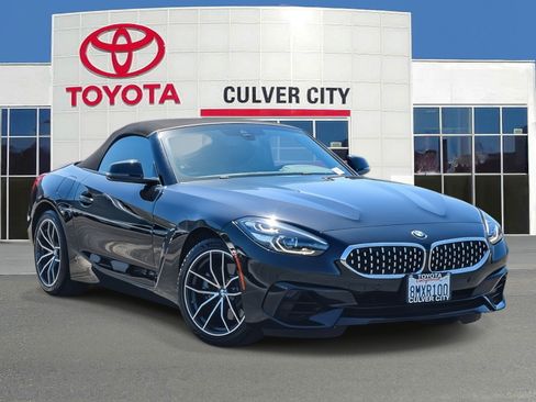 Used 2019 BMW Z4 sDrive30i w/ Convenience Package RWD image 1