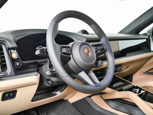 New 2026 Porsche Cayenne Coupe AWD/4WD image 4