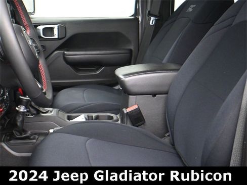 Used 2024 Jeep Gladiator Rubicon image 10