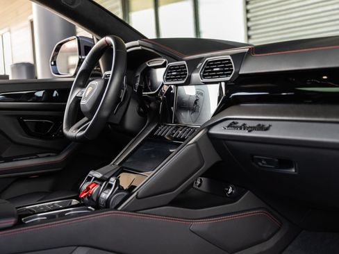 Used 2024 Lamborghini Urus S AWD/4WD image 51
