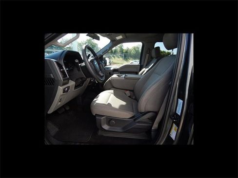 Used 2018 Ford F150 XLT image 3