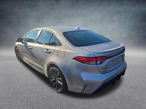Used 2025 Toyota Corolla SE FWD image 4