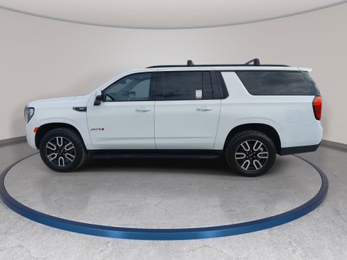 Used 2022 GMC Yukon XL AT4 AWD/4WD image 8
