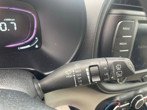 Used 2023 Kia Soul LX image 26