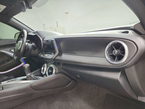 Used 2016 Chevrolet Camaro SS RWD image 34
