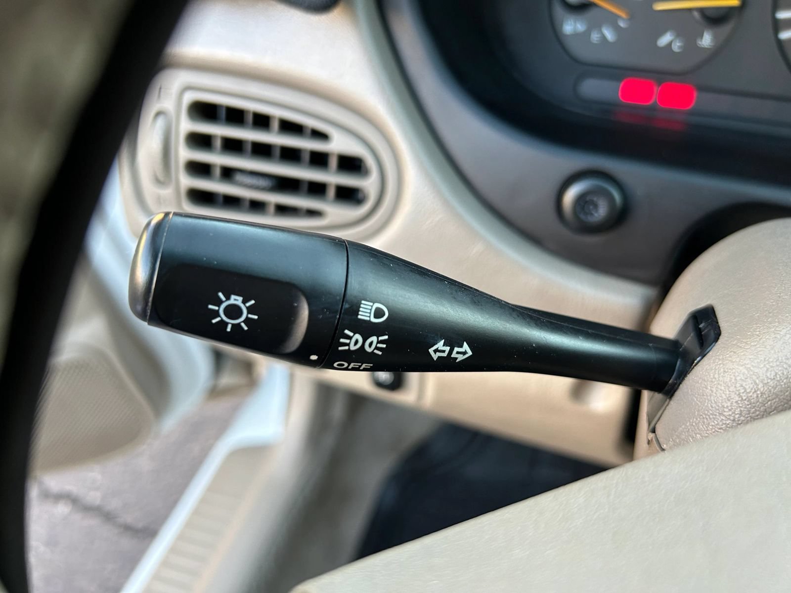 Used 2000 Mitsubishi Galant ES FWD image 12