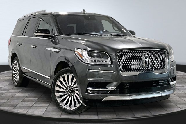 Used 2018 Lincoln Navigator Reserve w/ Technology Package AWD/4WD image 1