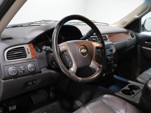 Used 2013 Chevrolet Suburban LT w/ Luxury Package AWD/4WD image 21