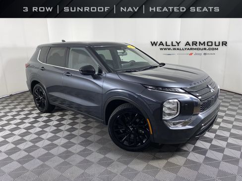 Used 2024 Mitsubishi Outlander SE Black Edition AWD/4WD image 1