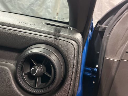 Used 2024 Chevrolet Colorado Trail Boss w/ Technology Package image 14