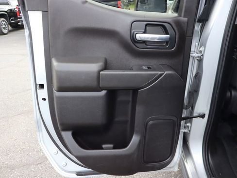 Used 2020 Chevrolet Silverado 1500 Custom Trail Boss w/ Custom Convenience Package AWD/4WD image 16