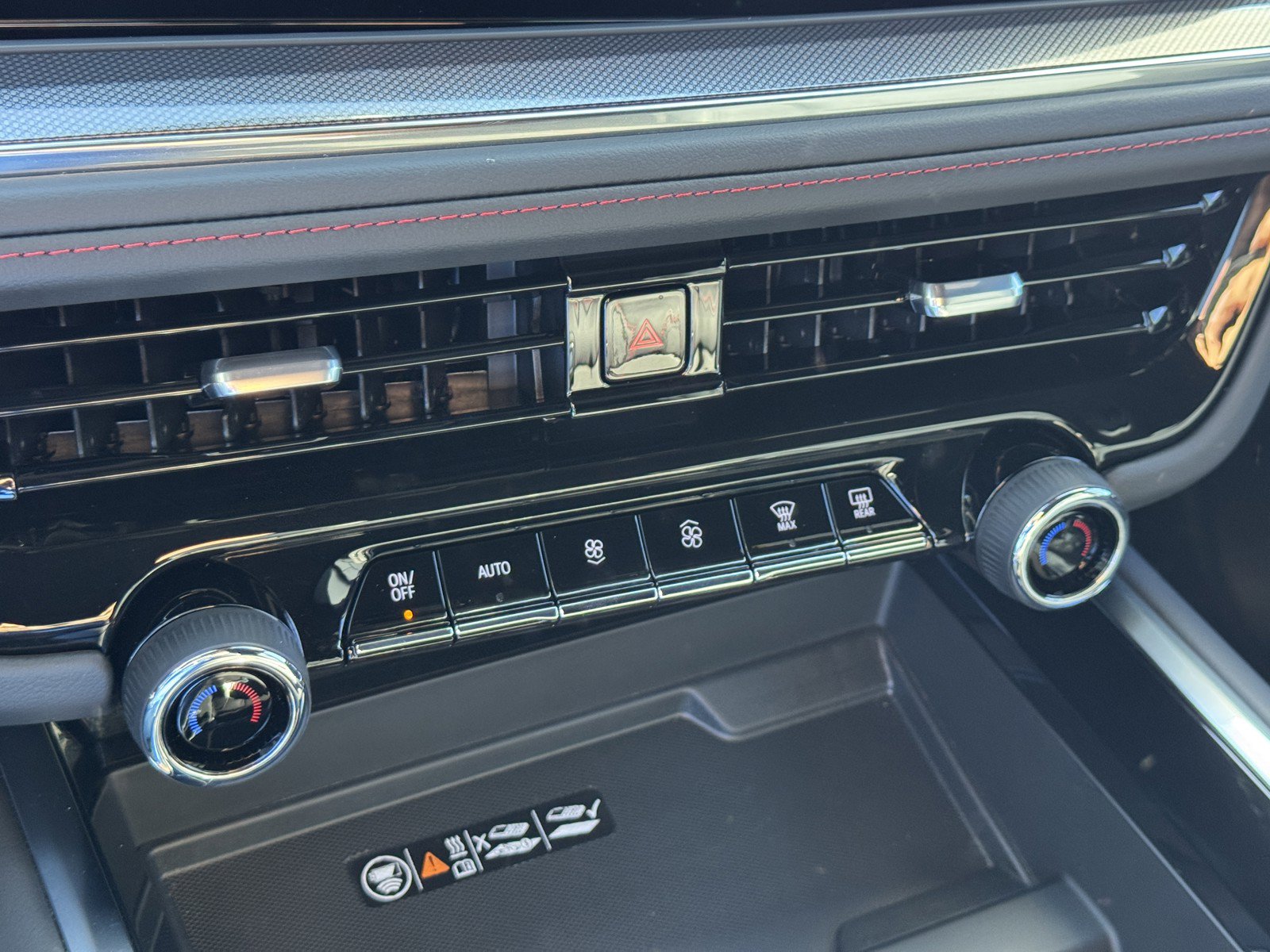 Used 2026 Chevrolet Suburban RST w/ Comfort Package AWD/4WD image 20