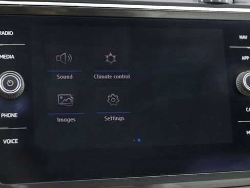 Used 2018 Volkswagen Tiguan SEL w/ 3rd Row Seat Package image 35