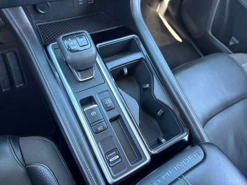 Used 2022 Nissan Pathfinder SL image 17