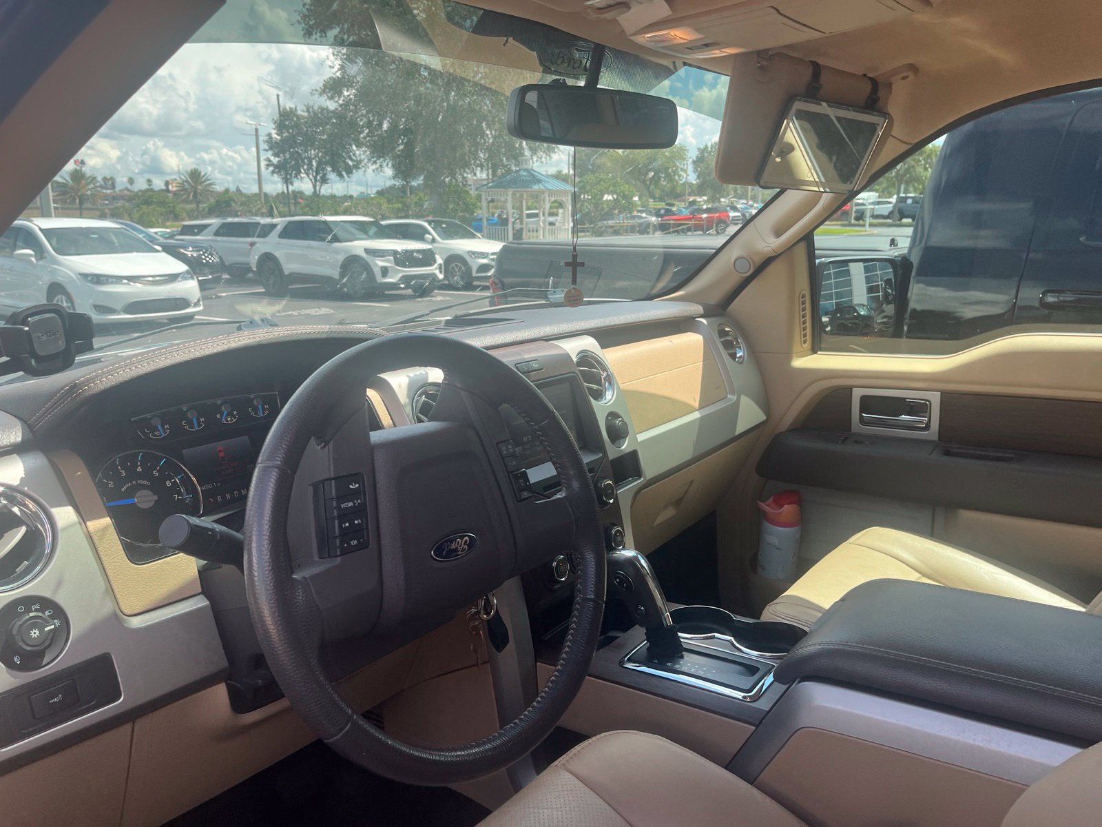 Used 2014 Ford F150 Lariat w/ Lariat Chrome Package AWD/4WD image 4