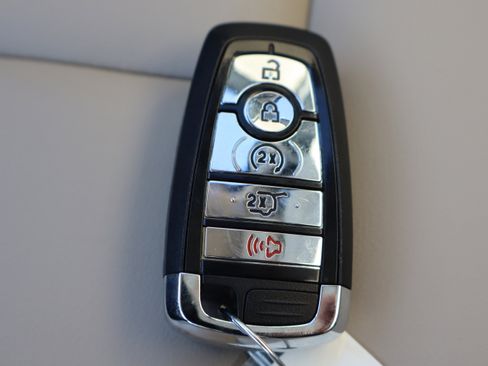 Used 2025 Lincoln Corsair Premiere image 30