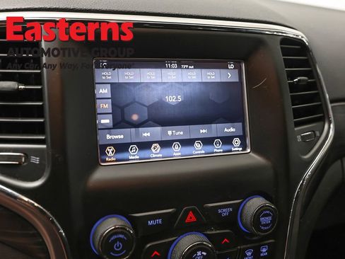 Used 2021 Jeep Grand Cherokee Laredo AWD/4WD image 18